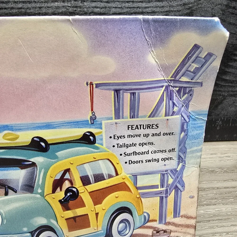 Vintage The Chevron Cars 1999 Sally's Surf Shack Woody Wagon In‎ Package